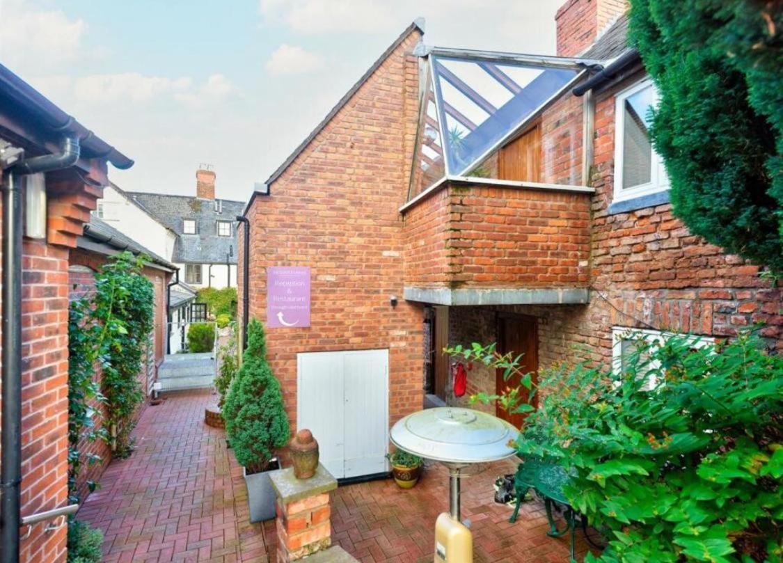Hotel Sebastians Oswestry Exterior foto